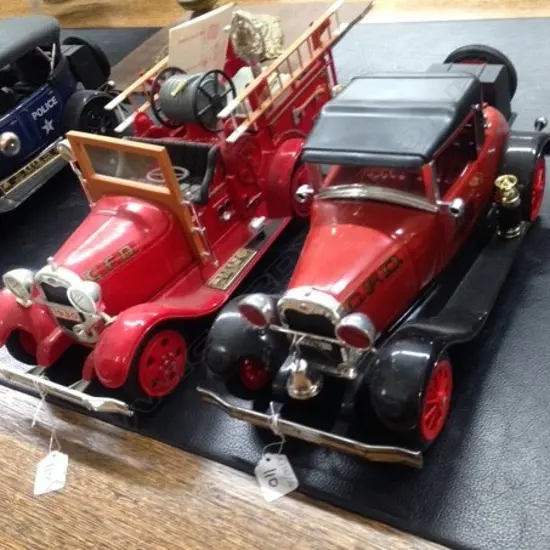 JIM BEAM FIRE TRUCK & VINTAGE CAR-COMPLETE