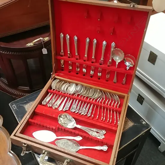 CASED WALKER & HALL CUTLERY SET + EXTRAS 