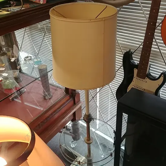 TABLE LAMP AND SIDE TABLE COMBO 