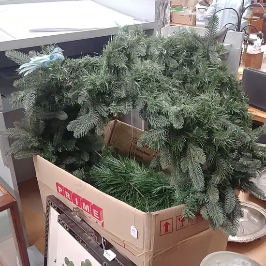 LARGE BOX XMAS ORNAMENTS 