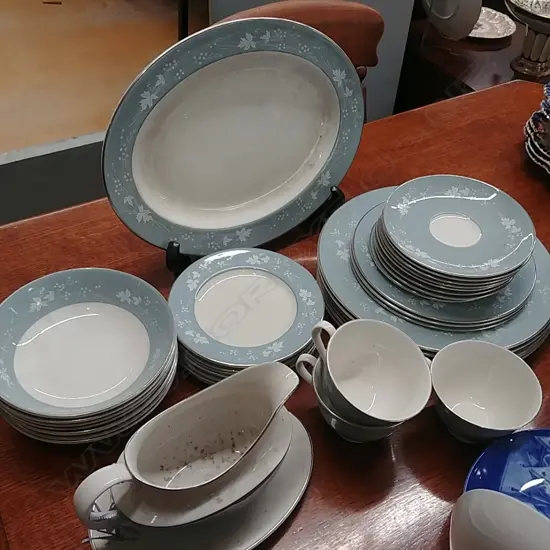 R.D. DINNER SET