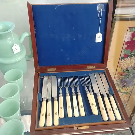 CASED IVORY HANDLED FRUIT KNIFE FORK SET