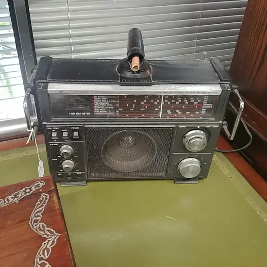 VINTAGE TRANSISTOR RADIO 