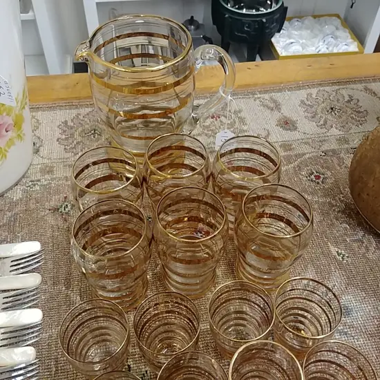 GILT GLASS JUG & GLASSES SET