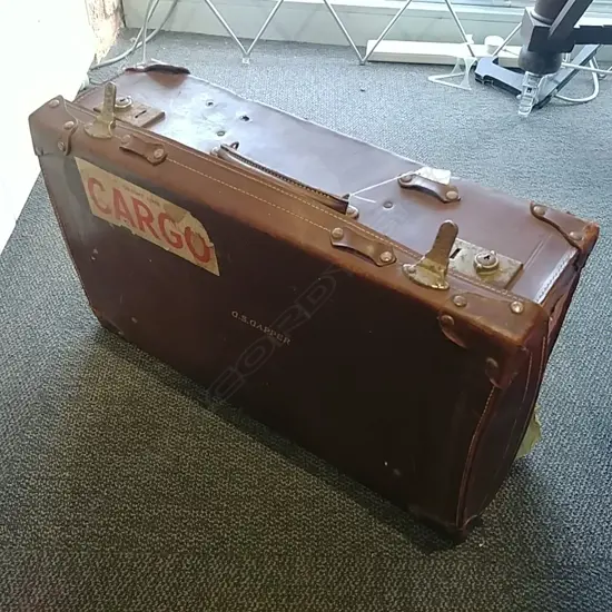 LEATHER SUITCASE