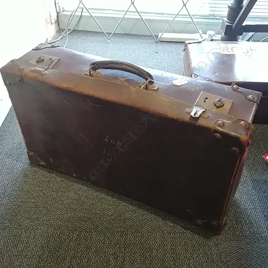 LEATHER SUITCASE