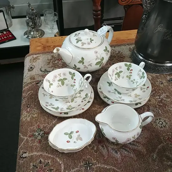 10 PCS  WEDGWOOD (INCL. TEA-POT)