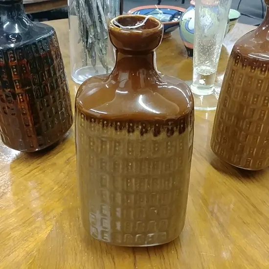 CROWN LYNN "METROPOLIS" VASE