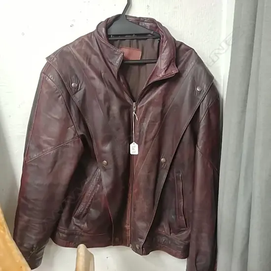 VINTAGE LEATHER  JACKET