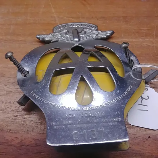 (13279) VINTAGE AA BADGE # C137