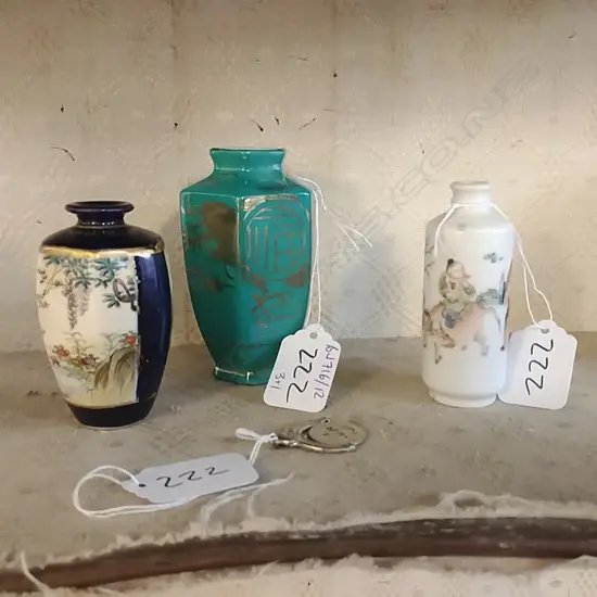 3 ORIENTAL PCS-(SNUFF & 2 MINI VASES) & PENDANT