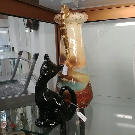 EDW.CERAMIC VASE & BLACK CAT