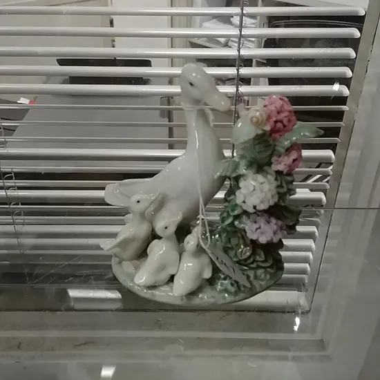 LLADRO-DUCK & DUCKLINGS