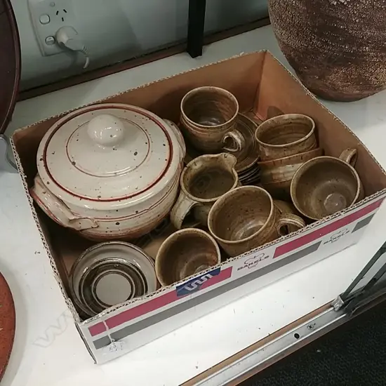 SMALL BOX OF POTTERY