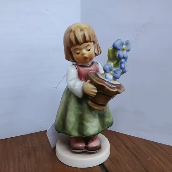 HUMMEL BIRTHDAY PRESENT 341 3/0 TMK7