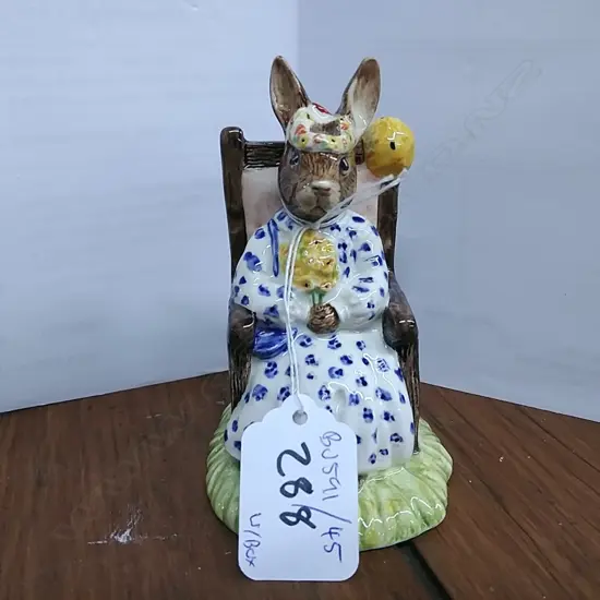 R.D. BUNNYKINS SUSAN QUEEN OF MAY DB83