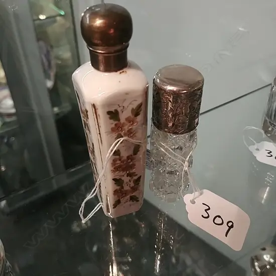 SIL.LIDDED SCENT & VIC. CERAMIC SCENT BOTTLE