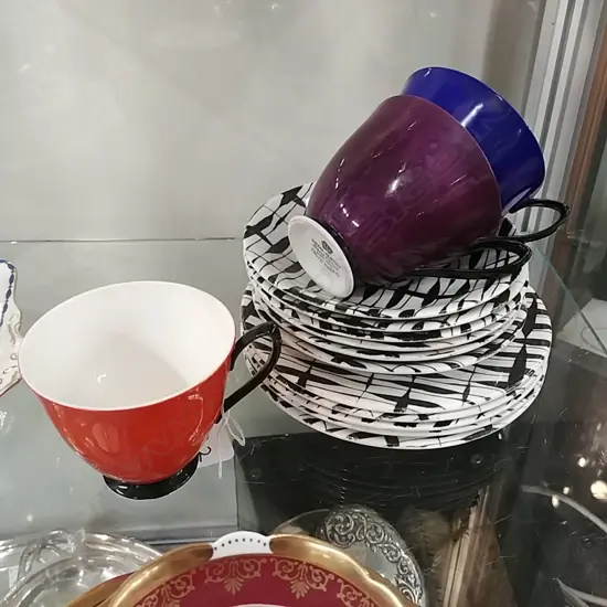 3 R/A CSPS & EXTRA SAUCERS & PLATES