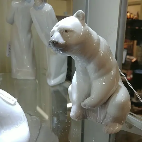 LLADRO POLAR BEAR