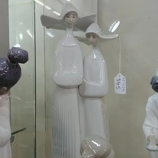2 LLADRO NUNS ORN