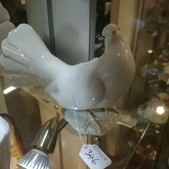 LLADRO DOVE CHIPPED BEAK