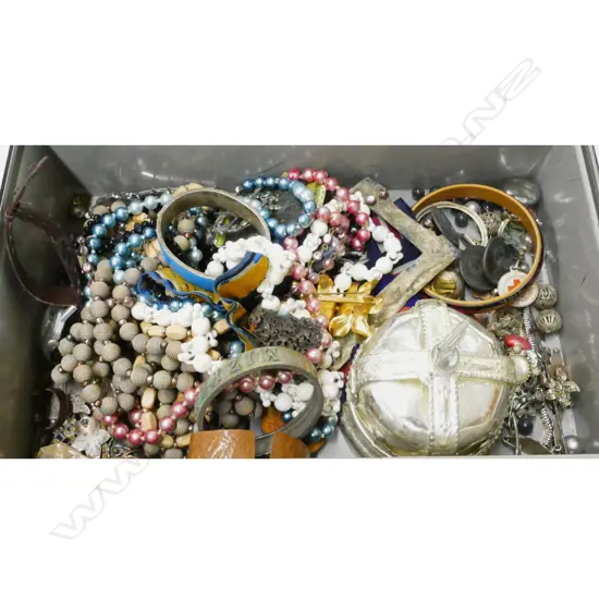 CASH TIN W COSTUME JEWELLERY ETC