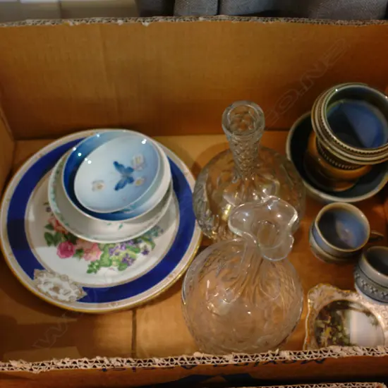 BOX MISC.-IRISH PORC.-B&G-R.COPEN-2 DECANTERS ETC