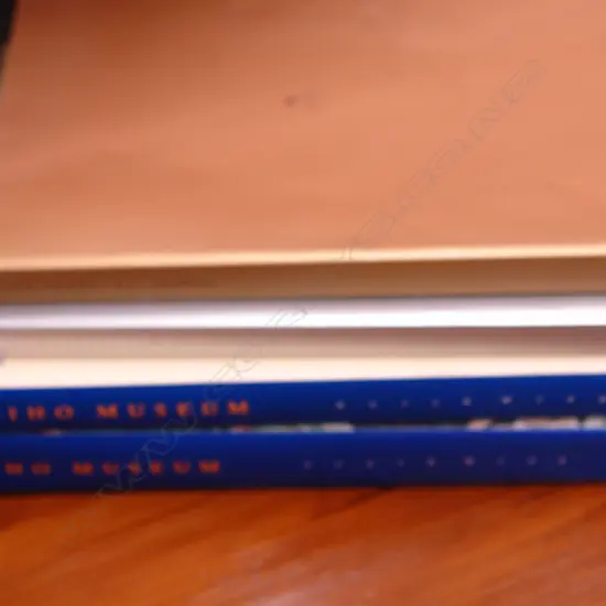 4 MI HO MUSEUM JAPANESE BOOKS