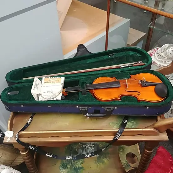 VIOLIN WITH CASE