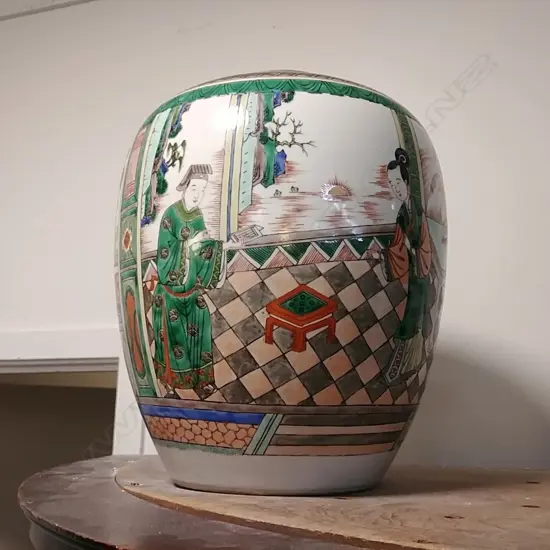 CHINESE FAMILLE VERTE OVOID JAR ( NO LID)