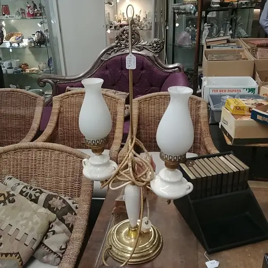 COLONIAL OIL LAMP STYLE ELEC. TABLE LAMP