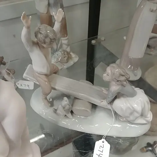 LLADRO FIG - SEESAW 