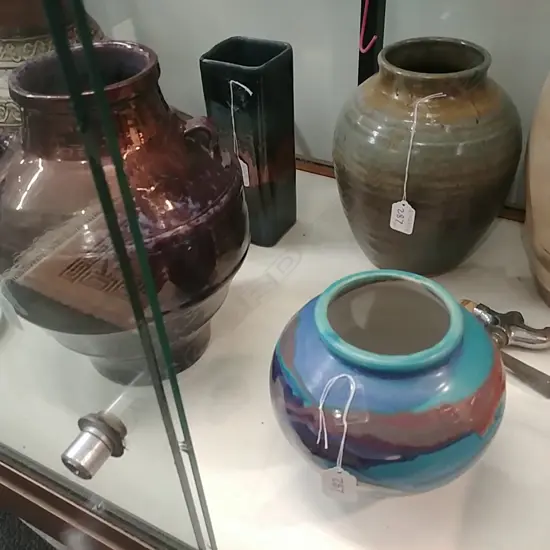 4 ASSTD NZ POTTERY PCS (VASES)