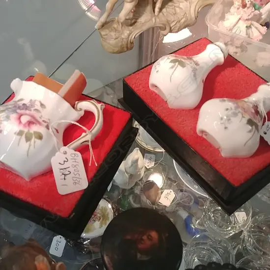 R/C DERBY SALT& PEPPER& MILK JUG