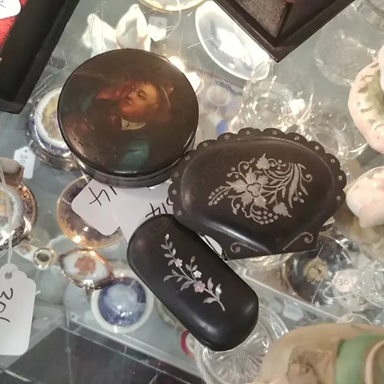 2 ANT. SNUFF BOXES & METAL BOX 2 PIQUE LID