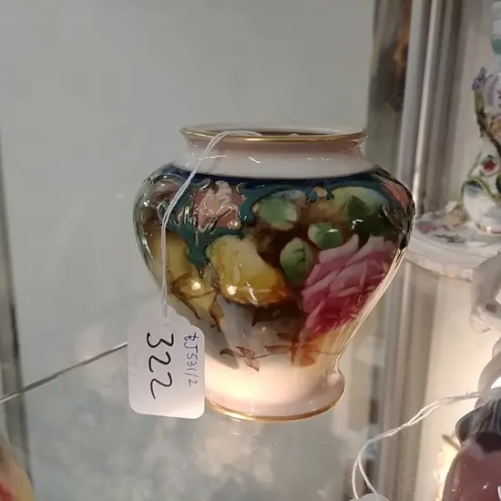 R WORCESTER VASE - ROSES  H279