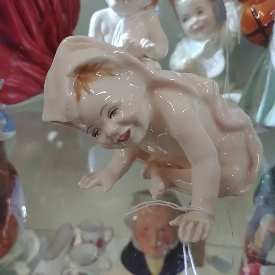 RD FIGURE PEEK A BOO