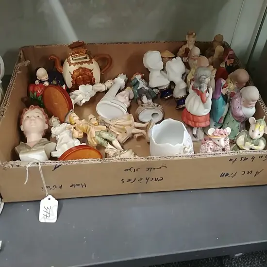BOX SMALL FIGS CHINESE ITALIAN ETC
