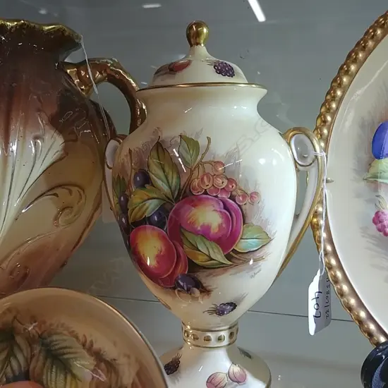 AYNSLEY LIDDED VASE
