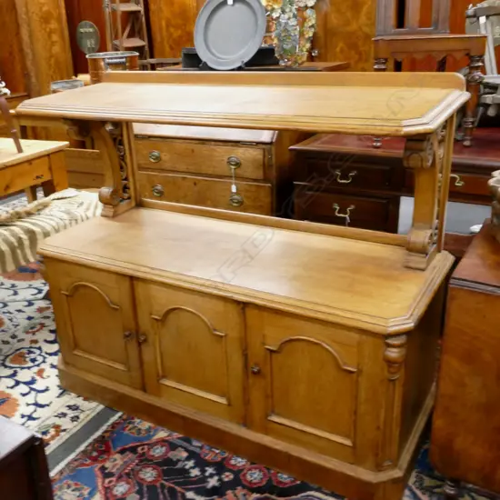 A Victorian oak dumb waiter