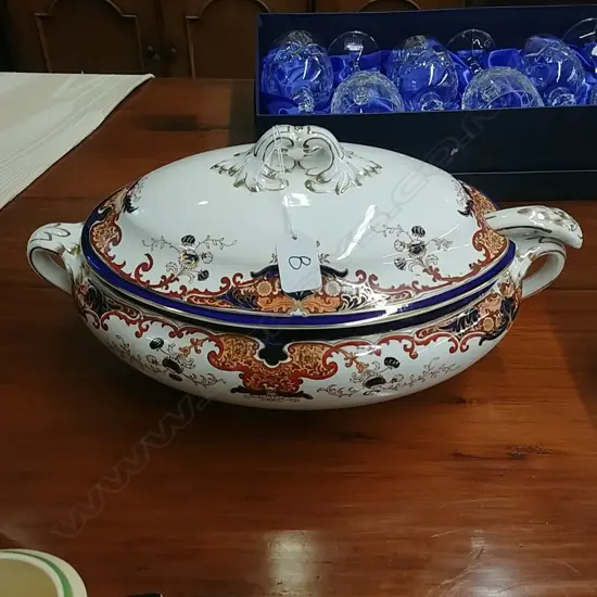 VIC. BOOTHS TUREEN W LADLE