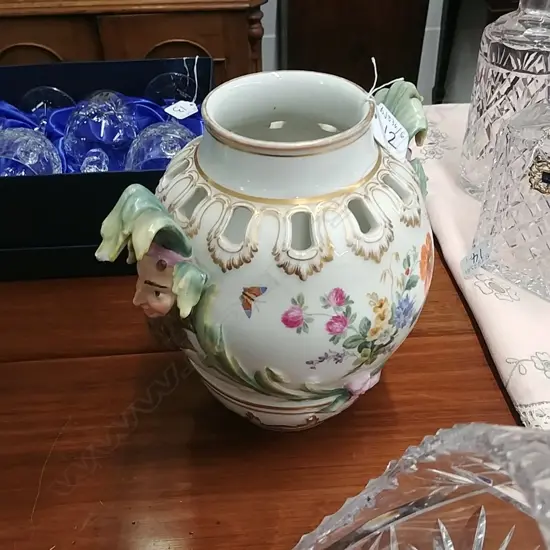 19THC KPM BERLIN VASE (CHIP BASE)