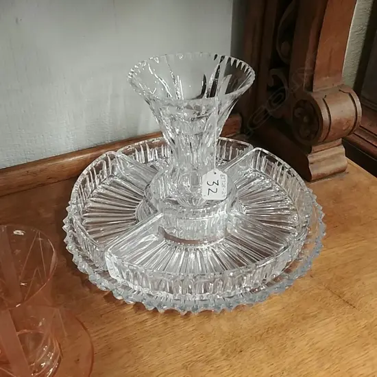 CRYSTAL VASE AND HORS D'OEUVRES DISH
