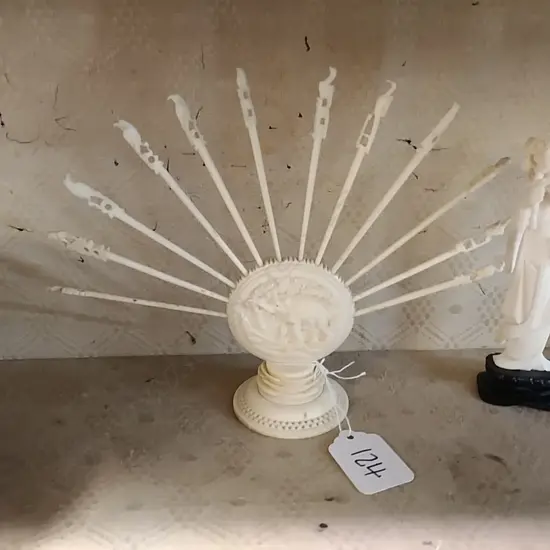 IVORY STAND W 12 TOOTHPICKS