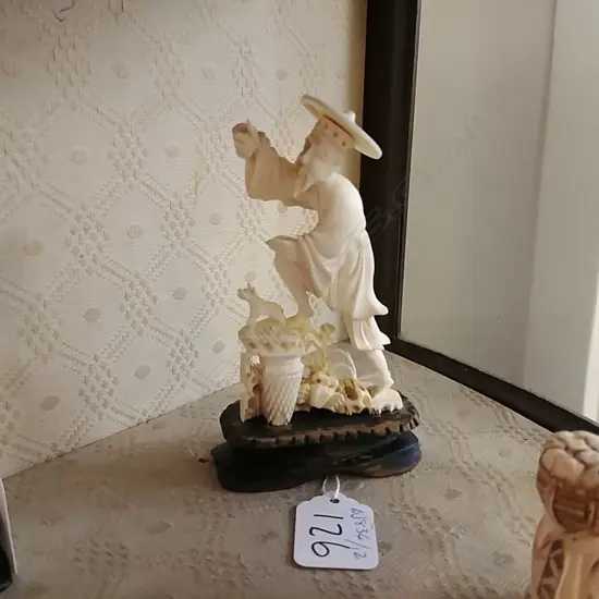 IVORY FISHERMAN (W/O ROD)