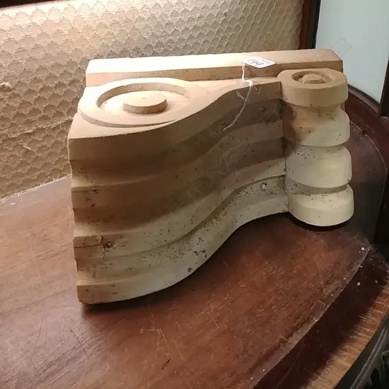 WOODEN CORBEL