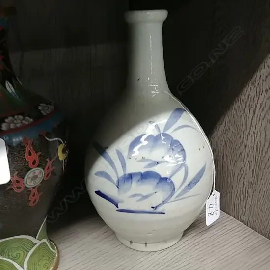 CHINESE BOTTLE VASE