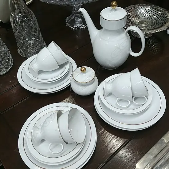 'AK' CONTINENTAL 20PC TEA SET