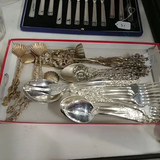 TRAY EP & GILT FLATWARE