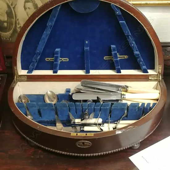 OAK CUTLERY CANTEEN & CONTENTS